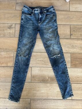 American Eagle Outfitters Women's Washed Black Skinny Jeans with Knee Distress